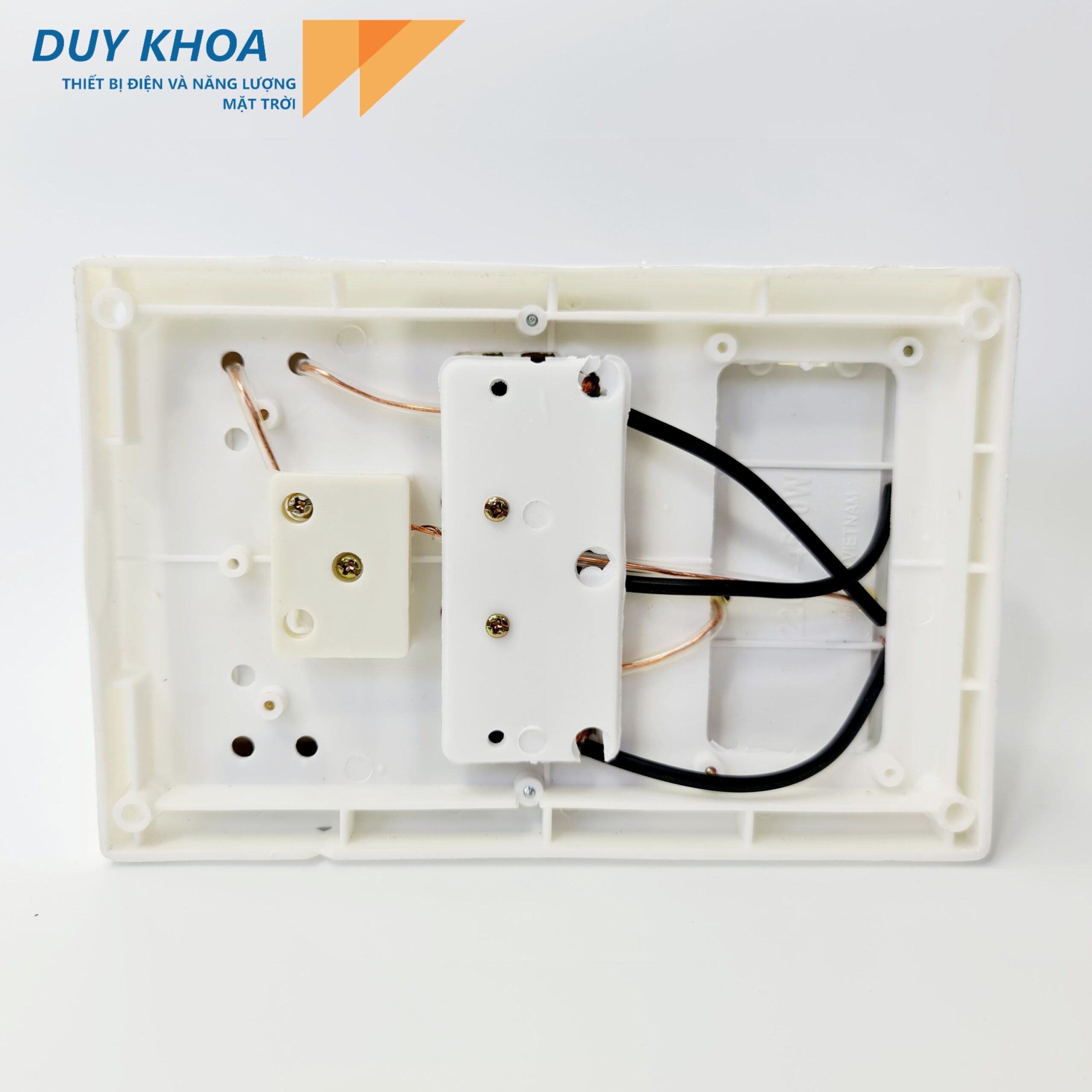 Bảng điện có CB 20A + Công tắc (có đèn báo) + 3 Ổ cắm điện VINAMAX - Ảnh 3