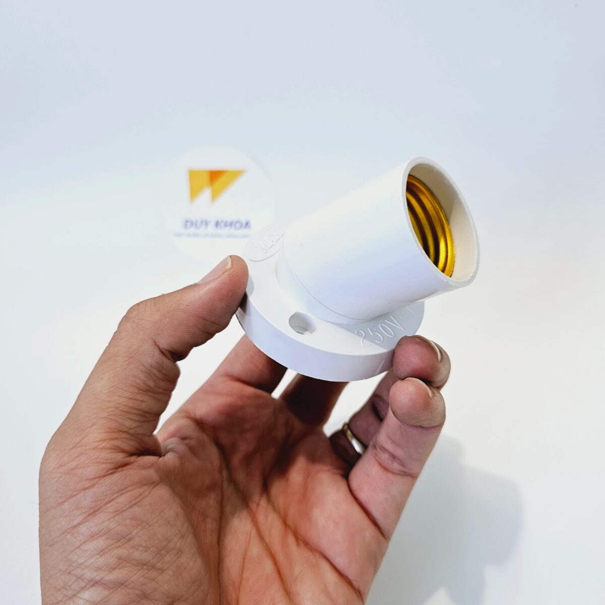 Đui đèn E27 Bắt Tường VINAMAX