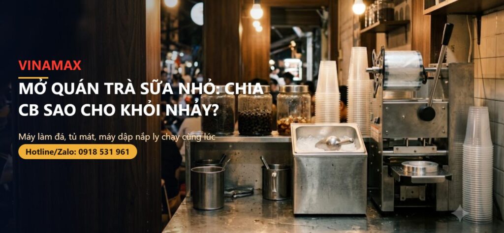 Quầy trà sữa nhỏ ban đêm với khay đá, máy dập nắp ly và hũ trân châu trên mặt quầy inox