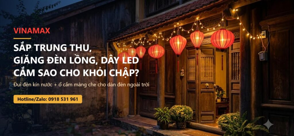 Đèn lồng đỏ Trung Thu và dây đèn LED trang trí trước cửa nhà Việt Nam lúc chạng vạng