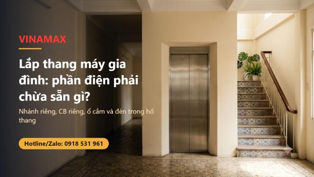 Hành lang tầng trệt nhà phố có thang máy gia đình cửa inox bên cạnh cầu thang, minh họa cho bài chuẩn bị phần điện trước khi lắp thang máy